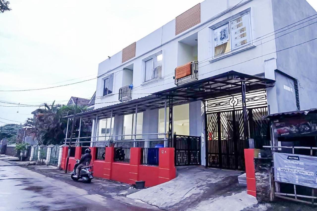 Agnes Residence Near Blok M Mitra Reddoorz Jakarta Exterior photo